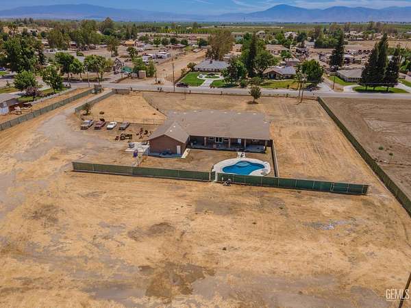 4 Acres of Land with Home for Sale in Bakersfield, California