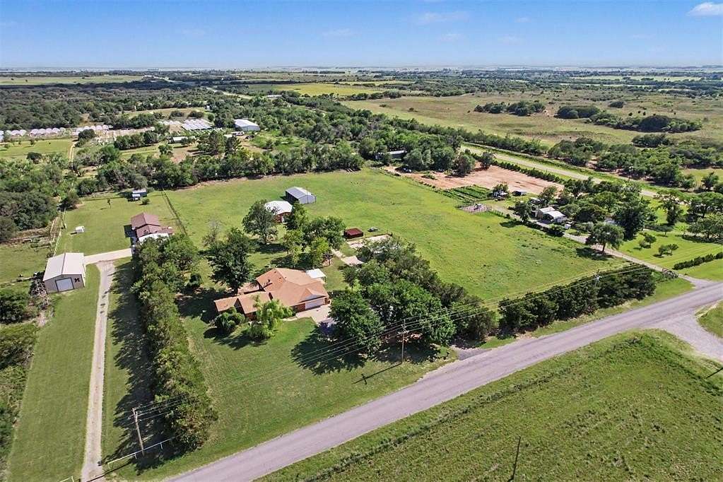 8.5 Acres of Land with Home for Sale in Sayre, Oklahoma