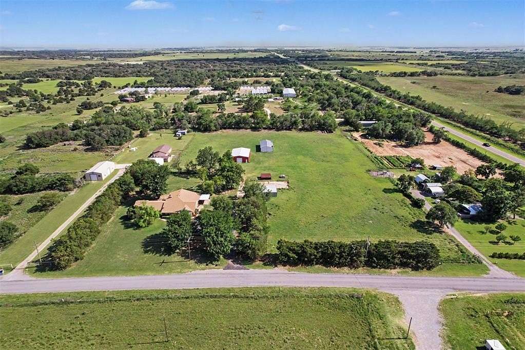 8.5 Acres of Land with Home for Sale in Sayre, Oklahoma