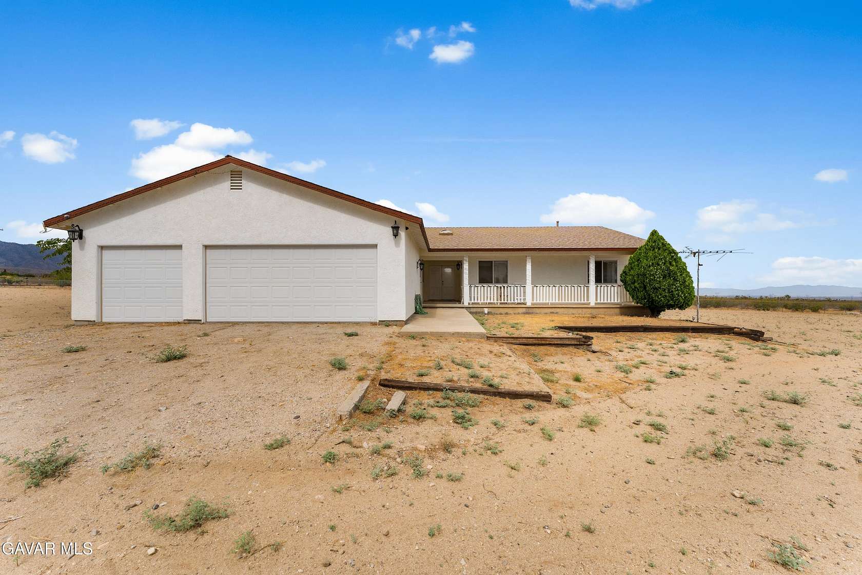 5 Acres of Land with Home for Sale in Llano, California