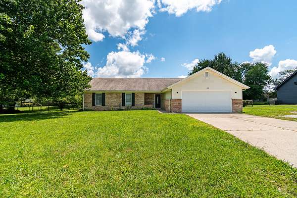 1.5 Acres of Land with Home for Sale in Somerset, Kentucky