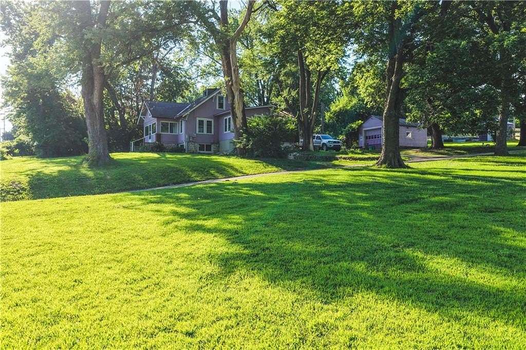 8 Acres of Land with Home for Sale in Kansas City, Kansas