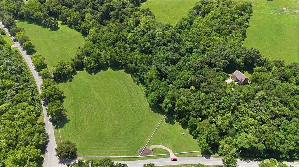 16 Acres of Land with Home for Sale in Kansas City, Missouri
