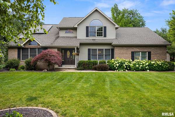 2.15 Acres of Land with Home for Sale in Washington, Illinois