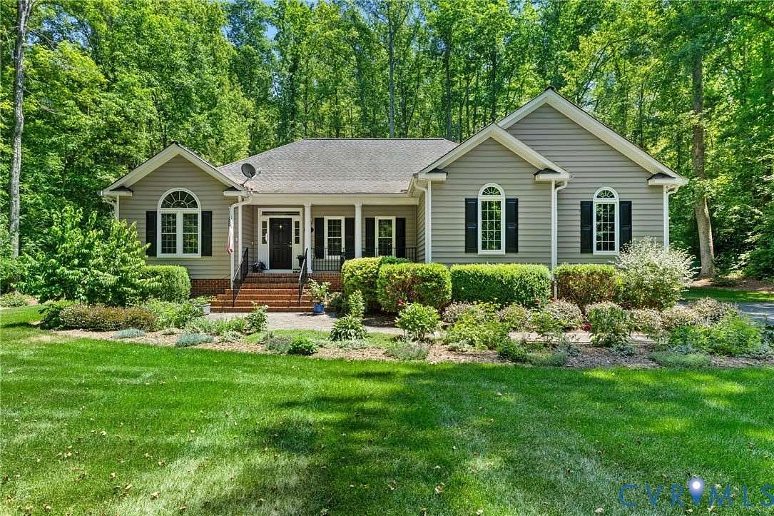 1.55 Acres of Land with Home for Sale in Montpelier, Virginia