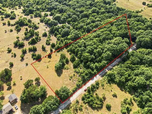 2.8 Acres of Land for Sale in Milford, Texas