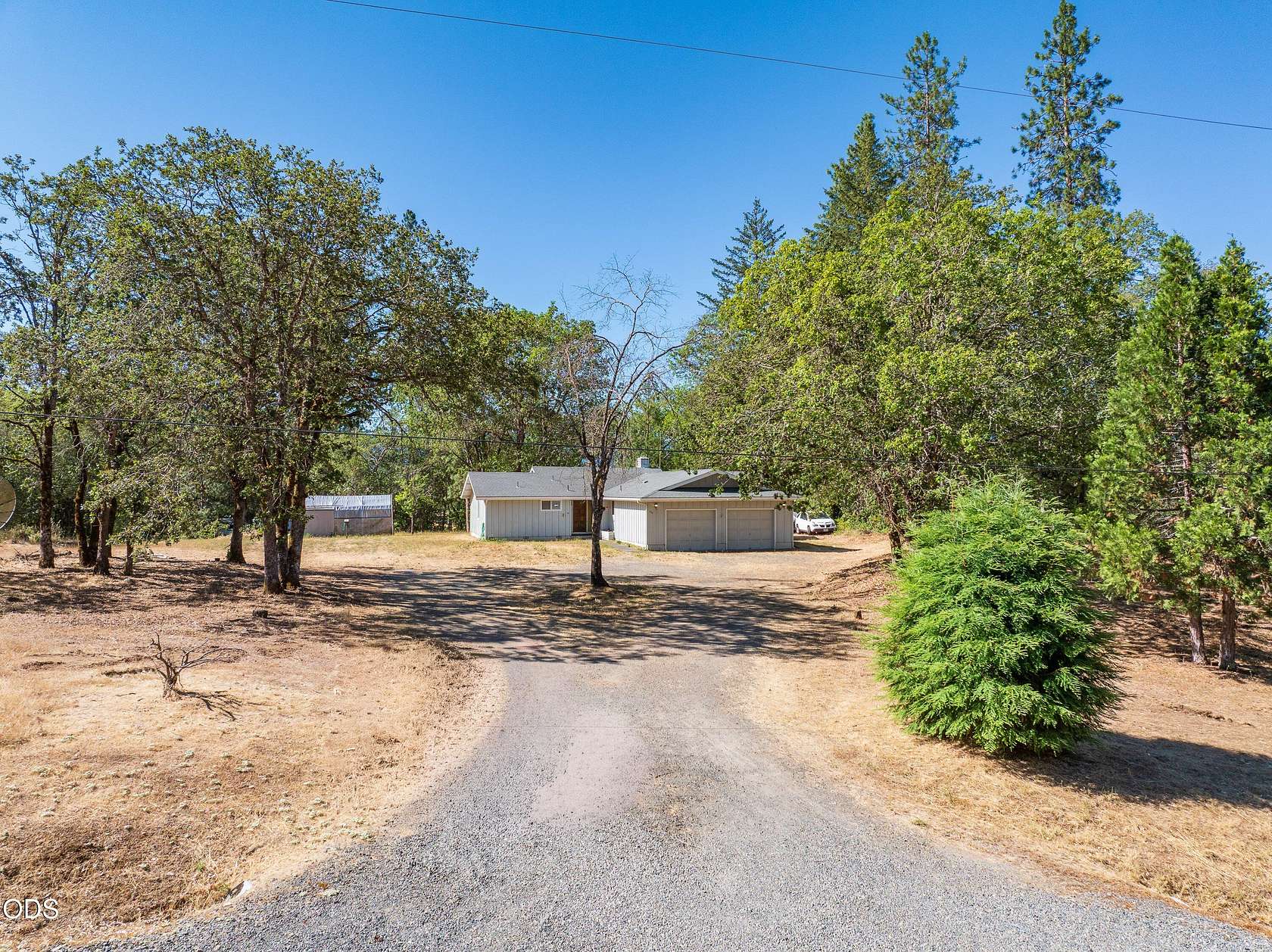 2.53 Acres of Land with Home for Sale in Grants Pass, Oregon