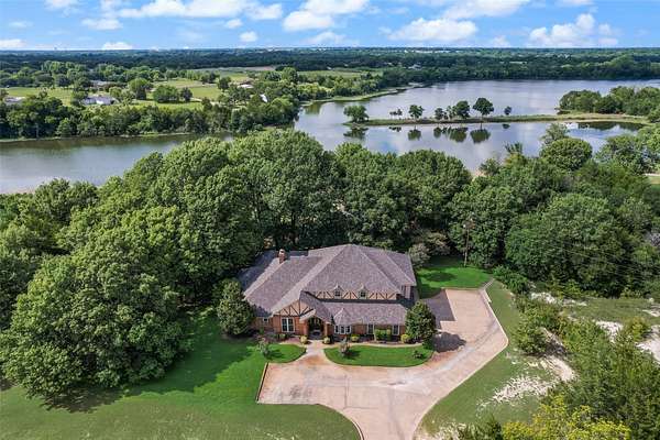 64.5 Acres of Land with Home for Sale in Waxahachie, Texas