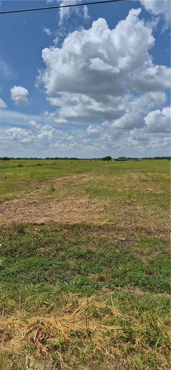 6 Acres of Residential Land for Sale in Sinton, Texas