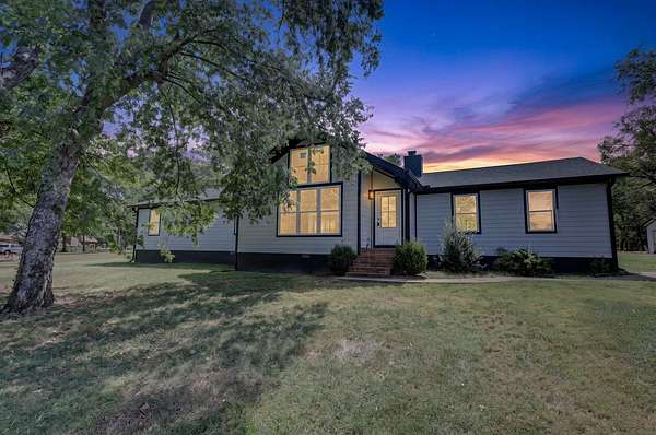 17.3 Acres of Land with Home for Sale in Christiana, Tennessee