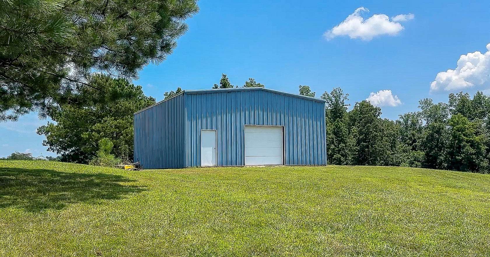 6 Acres of Residential Land for Sale in Lawrenceburg, Tennessee