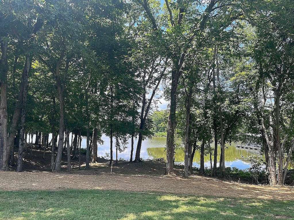 0.96 Acres of Residential Land for Sale in Castalian Springs, Tennessee