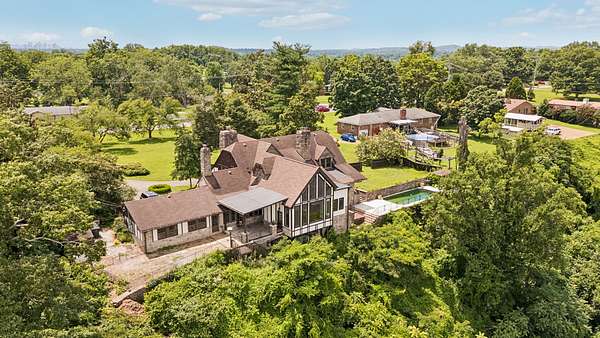 1.72 Acres of Land with Home for Sale in Nashville, Tennessee