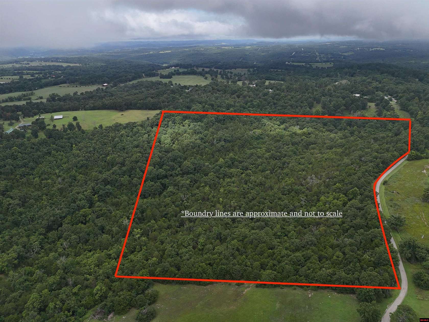 32 Acres of Recreational & Residential Land for Sale in Mountain Home, Arkansas