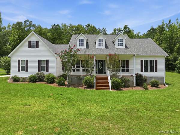 13.8 Acres of Land with Home for Sale in Deatsville, Alabama