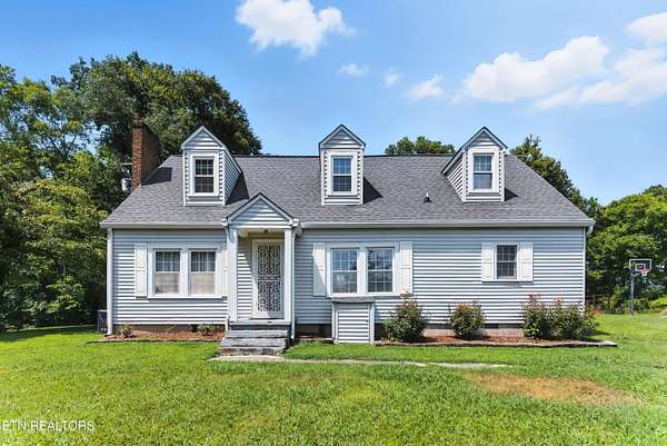 1.5 Acres of Land with Home for Sale in Strawberry Plains, Tennessee