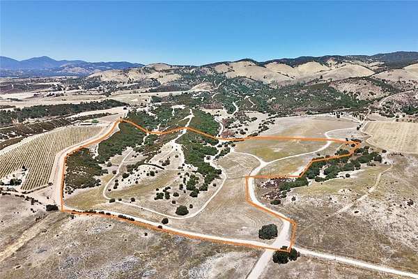 40 Acres of Land for Sale in Lockwood, California