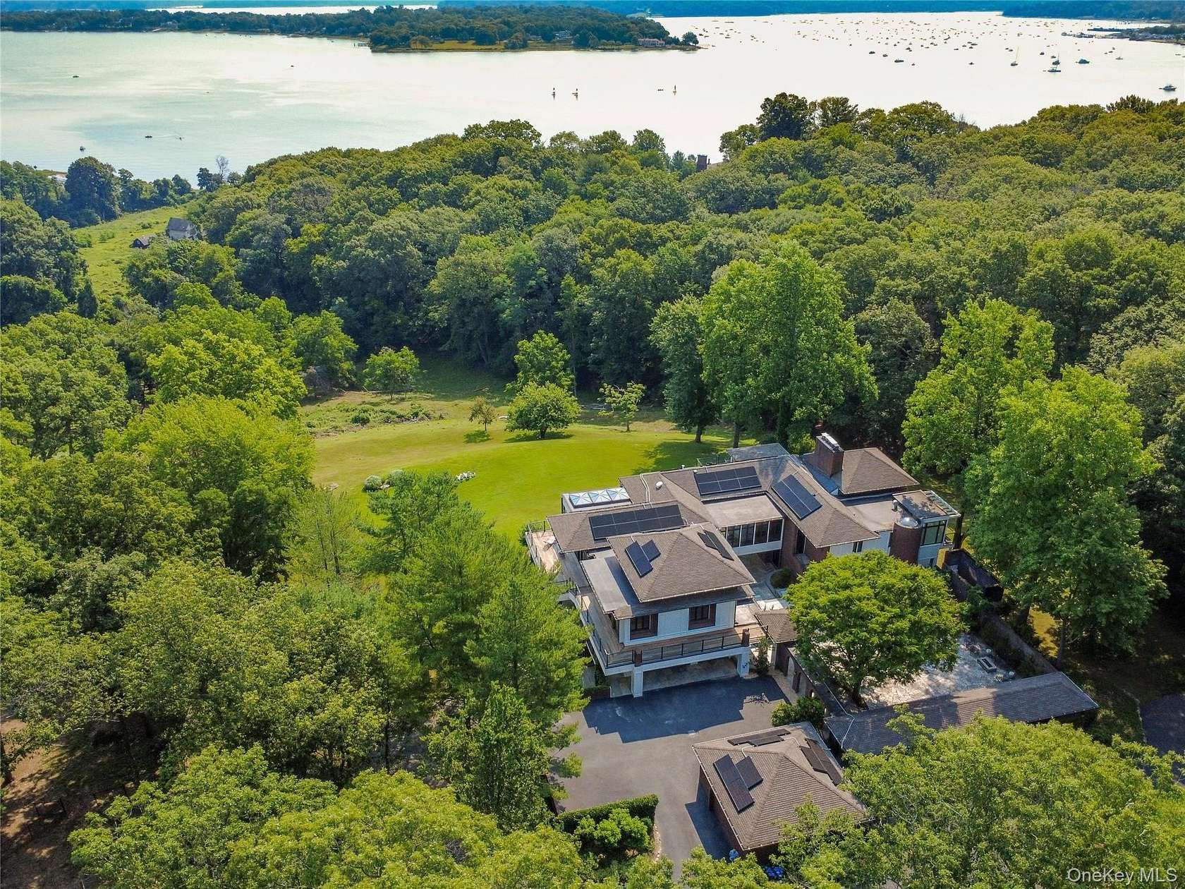 4 Acres of Land with Home for Sale in Mill Neck, New York