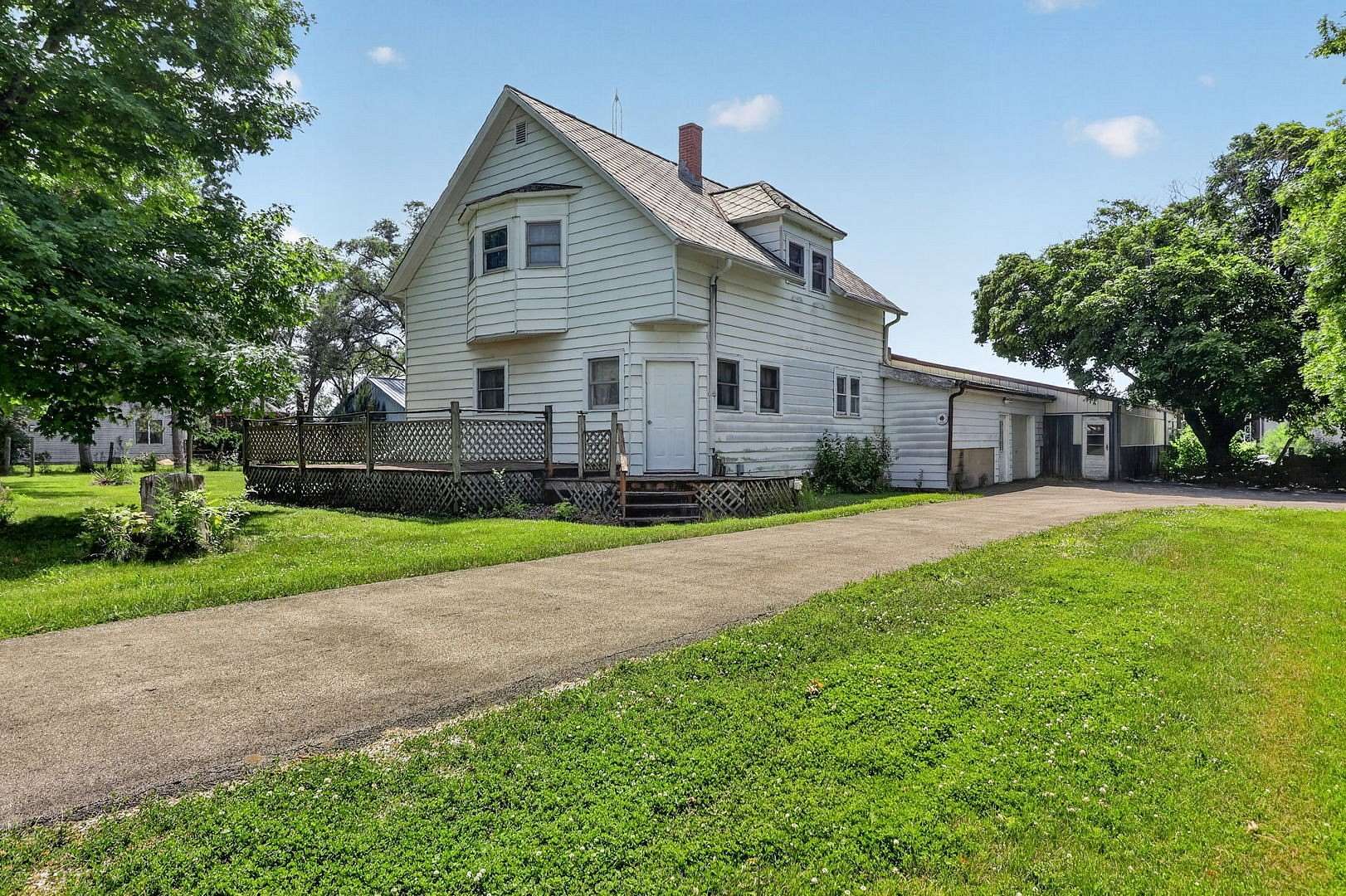 4.22 Acres of Land with Home for Sale in Marseilles, Illinois