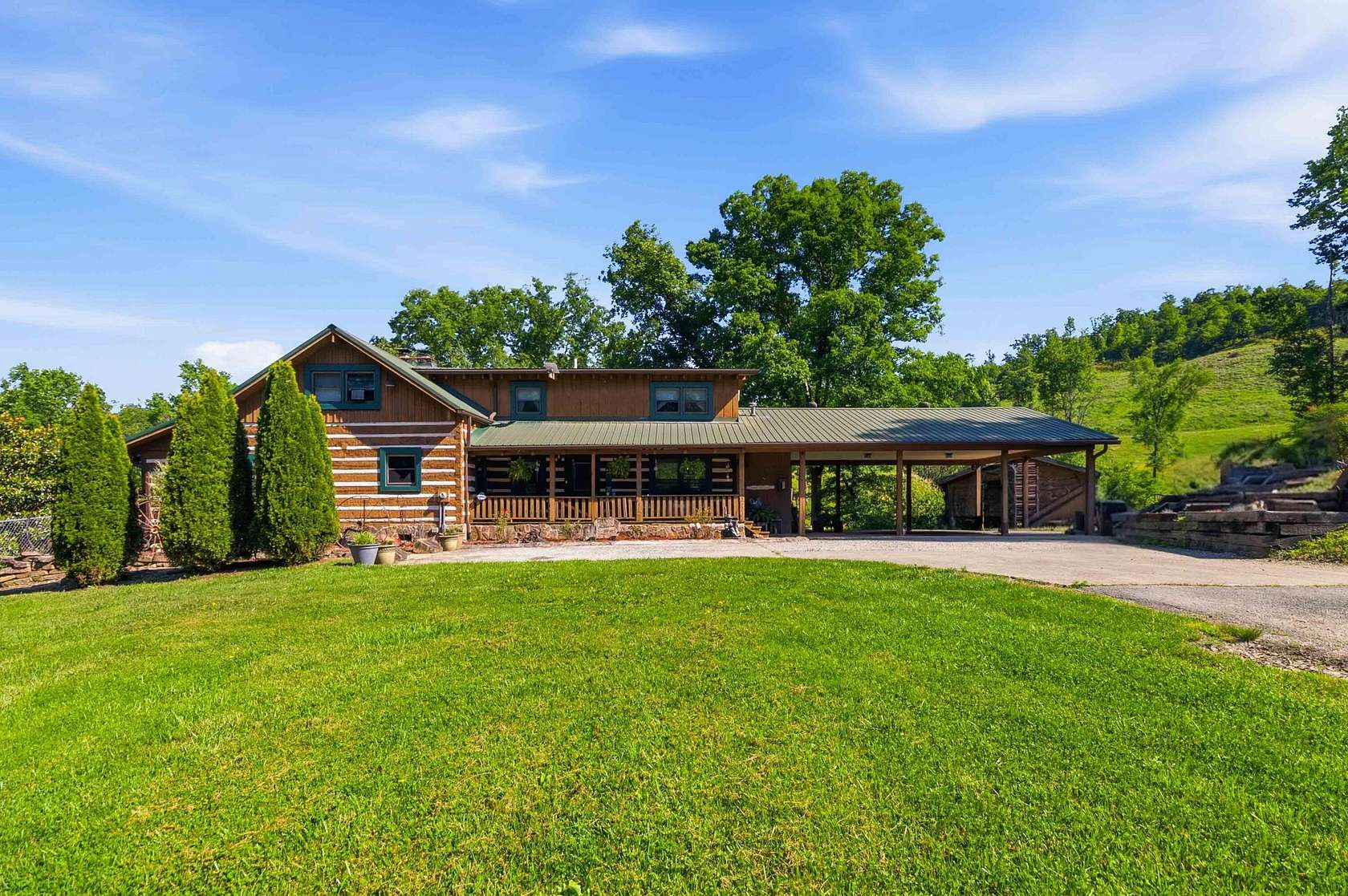 49.7 Acres of Land with Home for Sale in Williamsburg, Kentucky