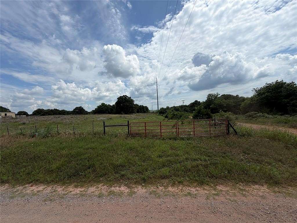 15 Acres of Land for Sale in Chandler, Oklahoma