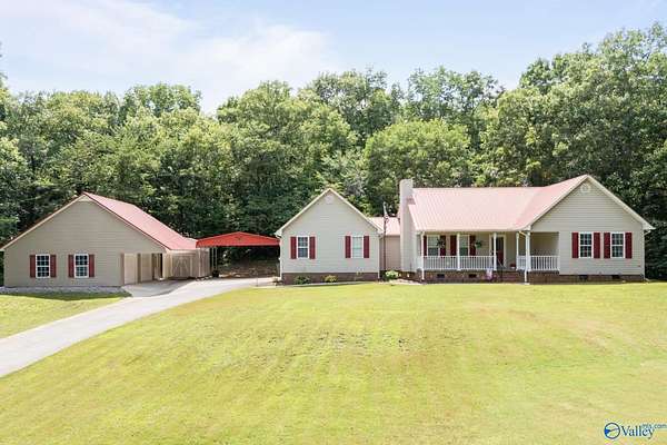 4 Acres of Land with Home for Sale in New Hope, Alabama