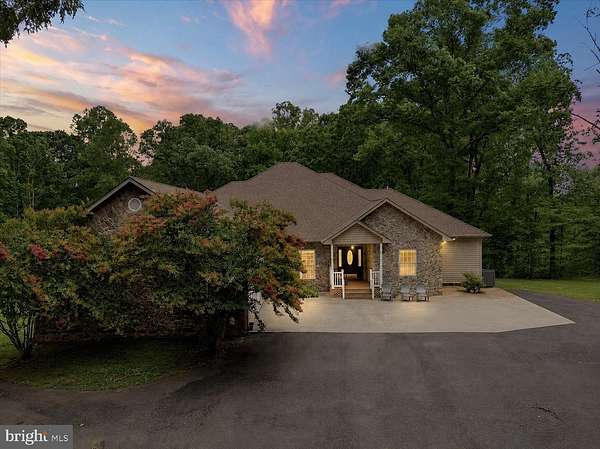 9.3 Acres of Land with Home for Sale in Mineral, Virginia