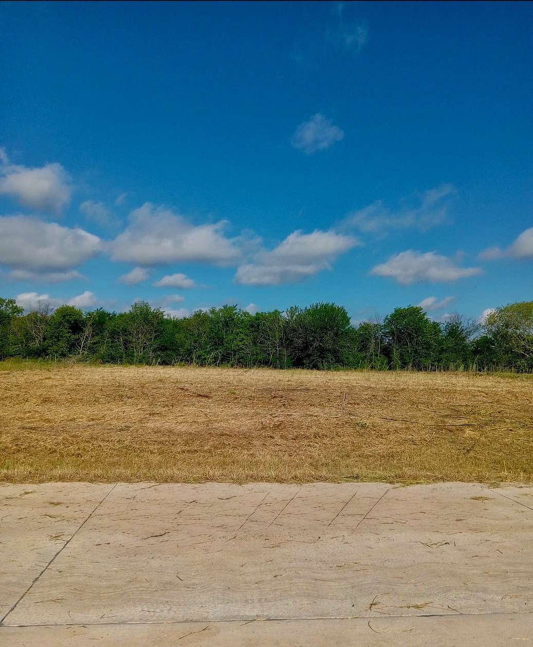 1.1 Acres of Residential Land for Sale in Valley View, Texas