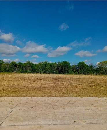 1.1 Acres of Residential Land for Sale in Valley View, Texas