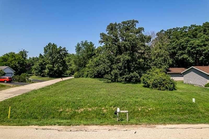 0.29 Acres of Residential Land for Sale in Poplar Grove, Illinois