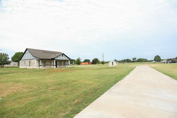 4 Acres of Land with Home for Sale in Kemp, Texas