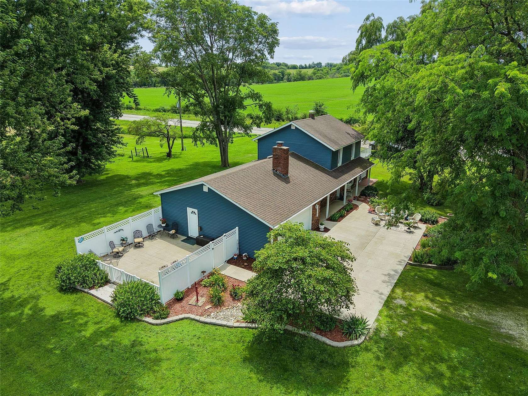 9 Acres of Land with Home for Sale in New Sharon, Iowa