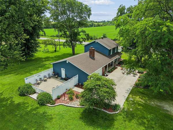 9 Acres of Land with Home for Sale in New Sharon, Iowa
