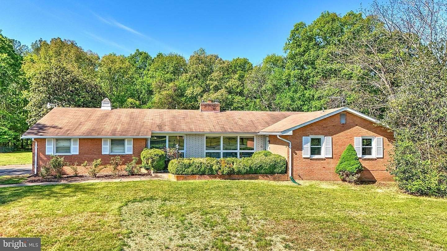 10 Acres of Land with Home for Lease in Nokesville, Virginia
