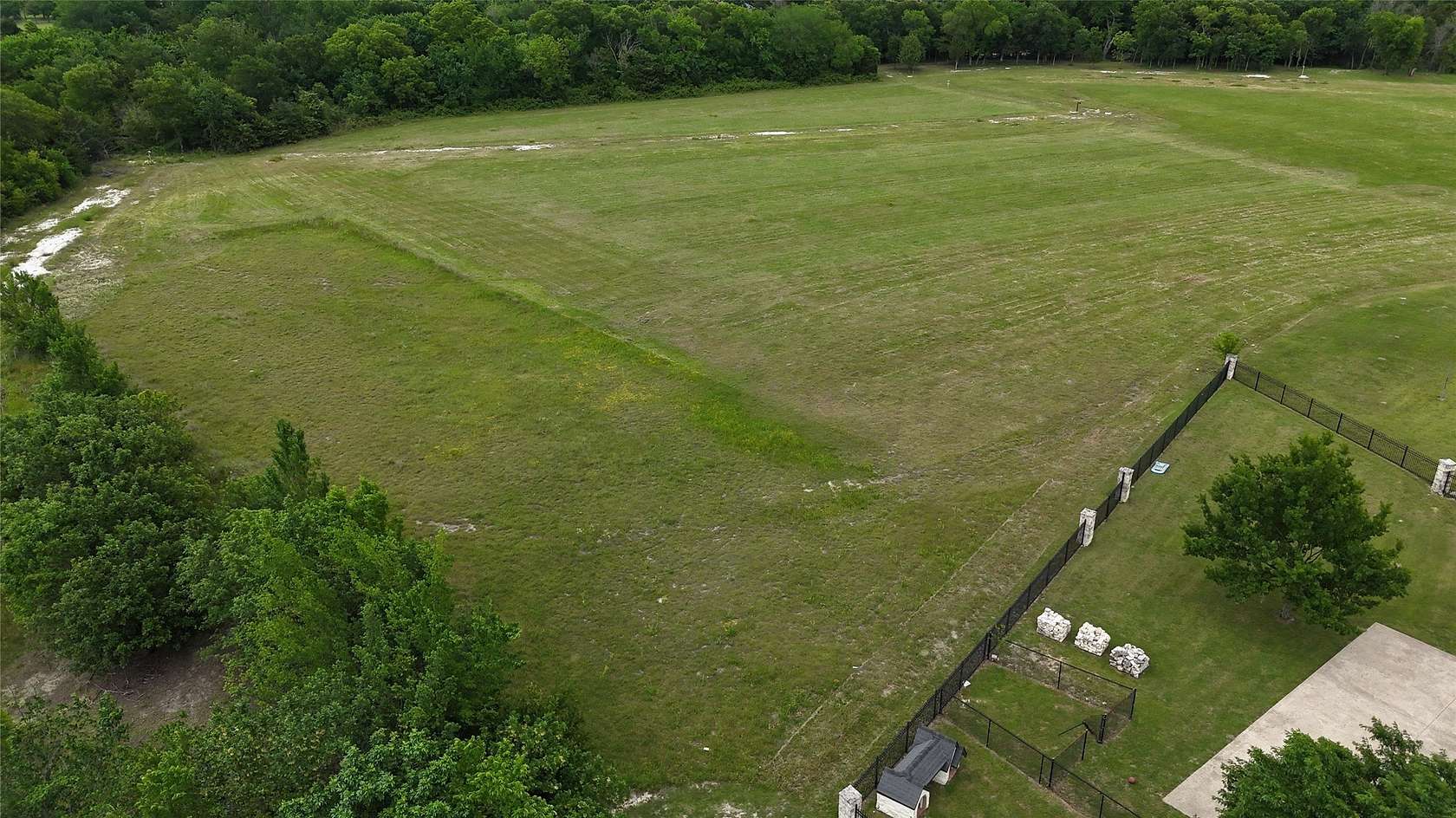 4 Acres of Land for Sale in Waxahachie, Texas