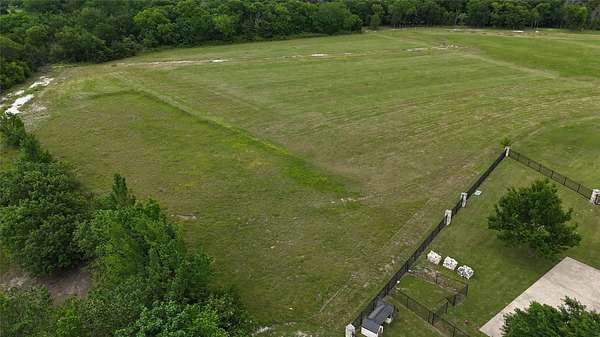 4 Acres of Land for Sale in Waxahachie, Texas