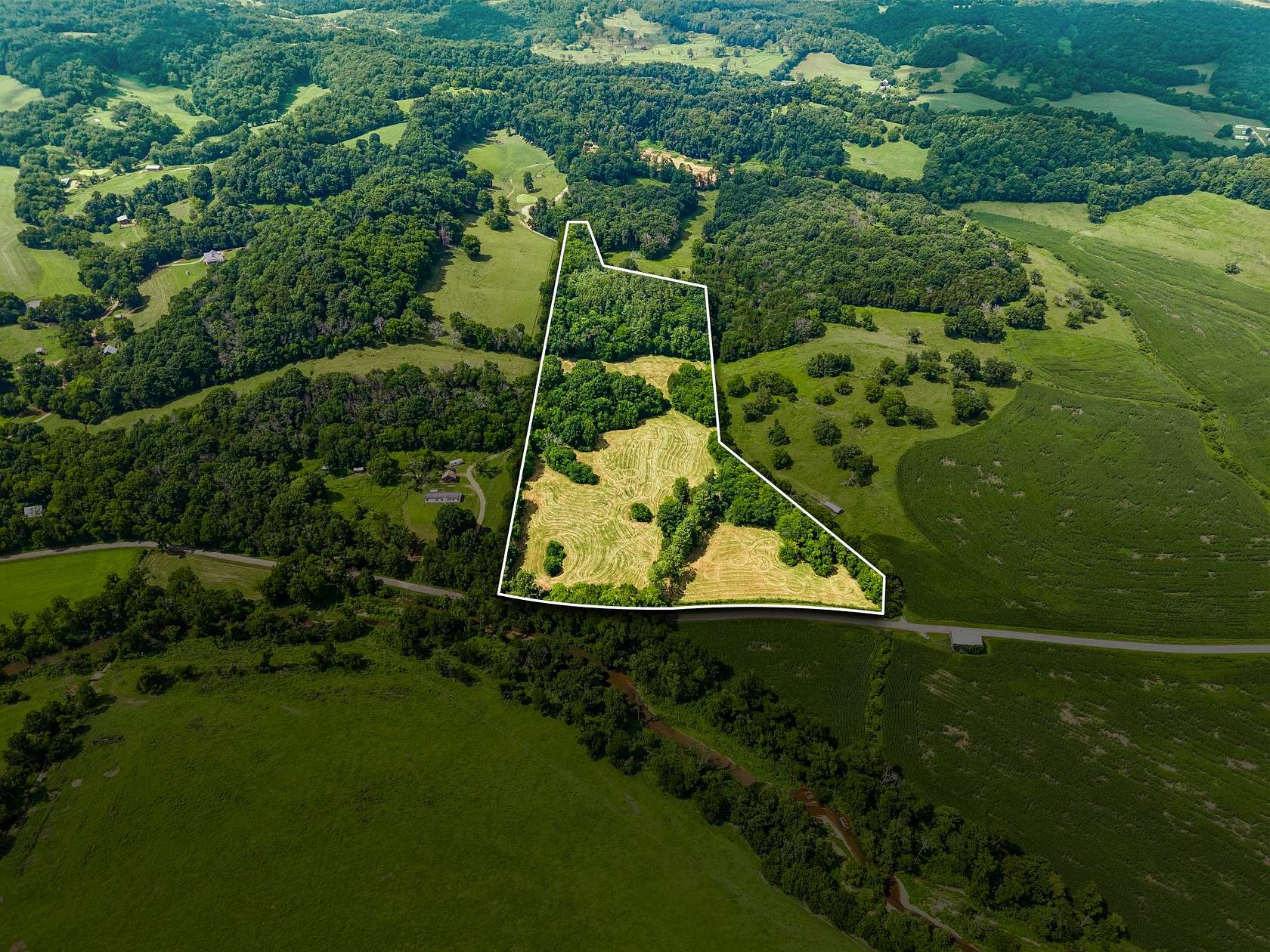 23 Acres of Agricultural & Residential Land for Sale in Hampshire, Tennessee
