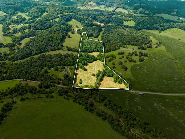 23 Acres of Agricultural & Residential Land for Sale in Hampshire, Tennessee