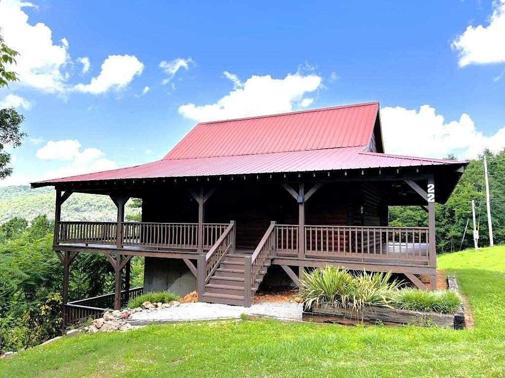 3.6 Acres of Land with Home for Sale in Mountain View, Arkansas