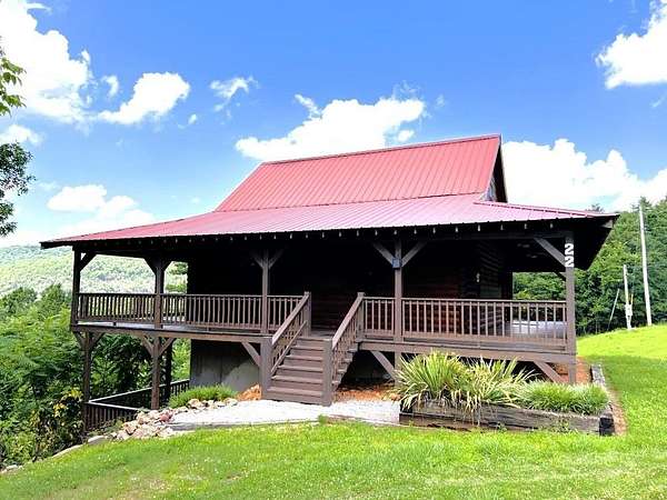 3.6 Acres of Land with Home for Sale in Mountain View, Arkansas
