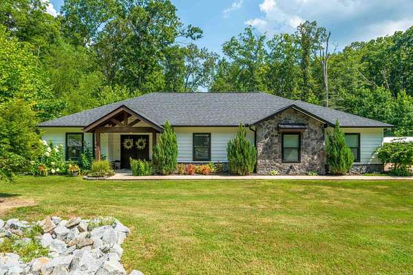 3 Acres of Land with Home for Sale in Hot Springs, Arkansas