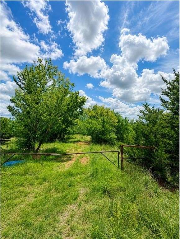 20 Acres of Recreational & Residential Land for Sale in Blanchard, Oklahoma