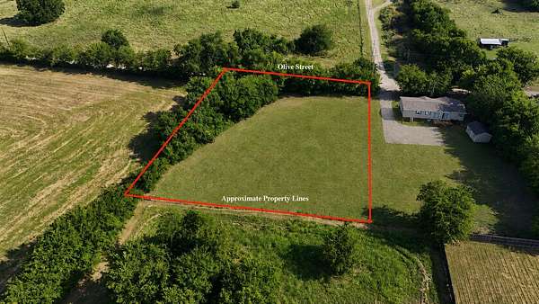 0.9 Acres of Residential Land for Sale in Lone Oak, Texas