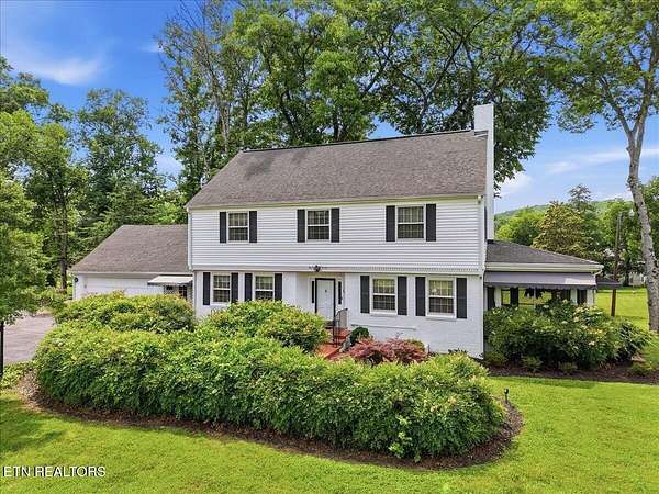 3.1 Acres of Land with Home for Sale in Clinton, Tennessee
