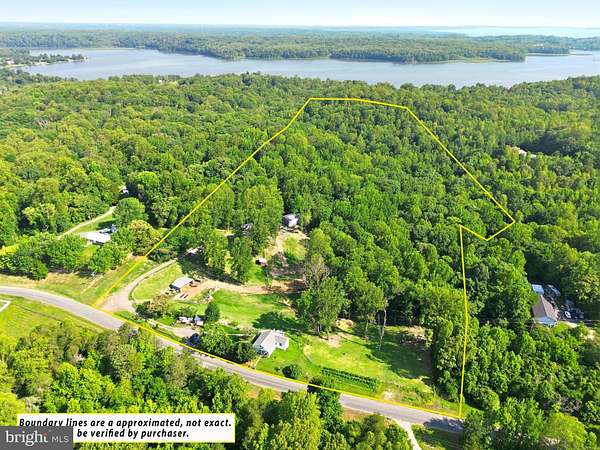 22 Acres of Recreational Land with Home for Sale in King George, Virginia