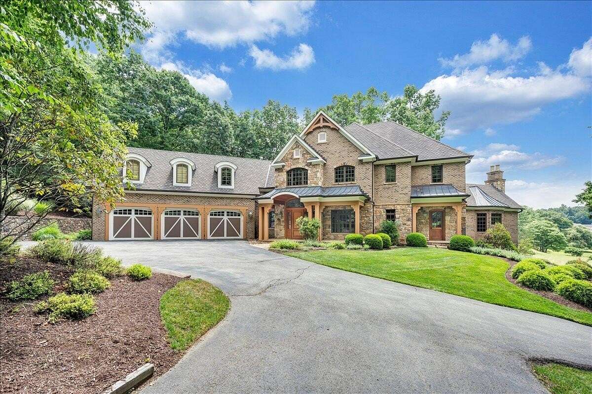 10 Acres of Land with Home for Sale in Bent Mountain, Virginia