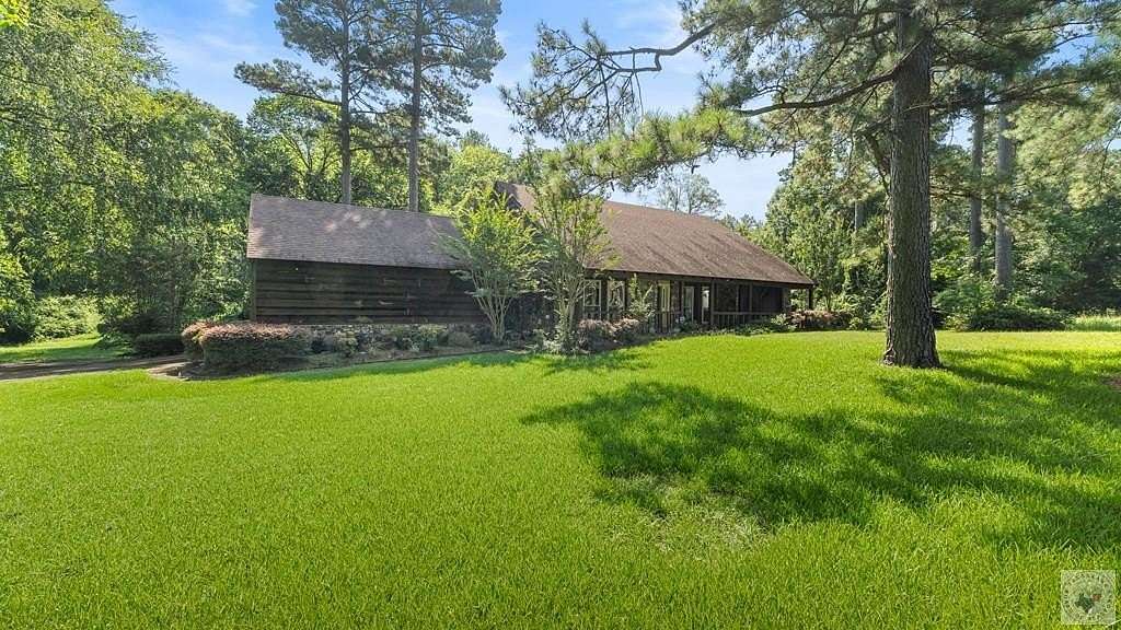 1.86 Acres of Land with Home for Sale in Ashdown, Arkansas