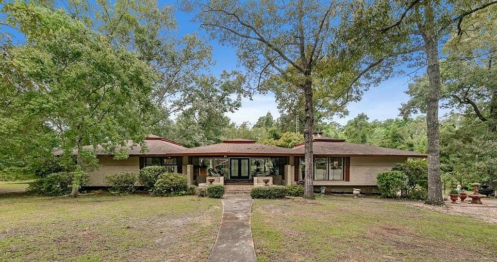 2 Acres of Land with Home for Sale in Dothan, Alabama
