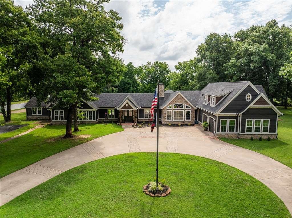 5.73 Acres of Land with Home for Sale in Siloam Springs, Arkansas