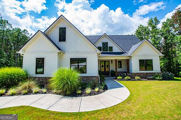 20 Acres of Land with Home for Sale in Whitesburg, Georgia